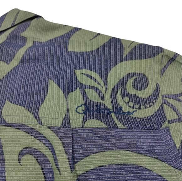 Quicksilver Waterman Collection Man's Hawaiian Shirt Size XL Floral Tropical - Picture 7 of 7